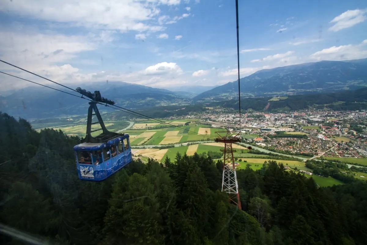 Kabine der Goldeckbahn über Spittal