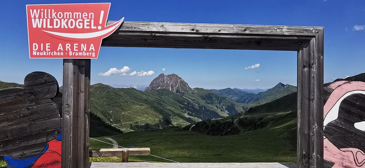 Bilderrahmen mit Aussicht am Wildkogel